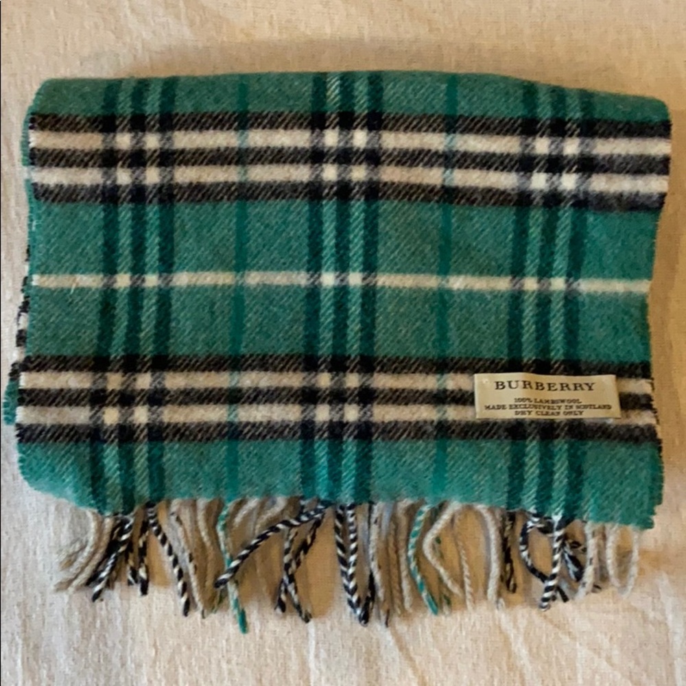 Burberry 100% Lambswool Scarf in Nova Check Green